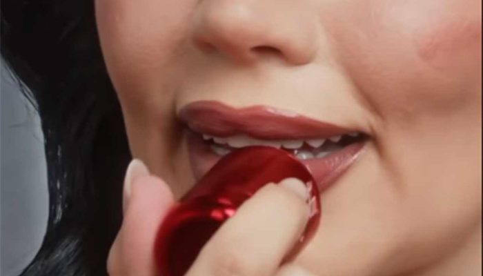 Linha terá 15 produtos, que procura retratar o universo das duas marcas (Crédito: Reprodução)