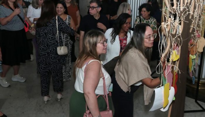 Trabalho envolve desde a educação infantil até a educação de jovens e adultos. Fotos: Franci...