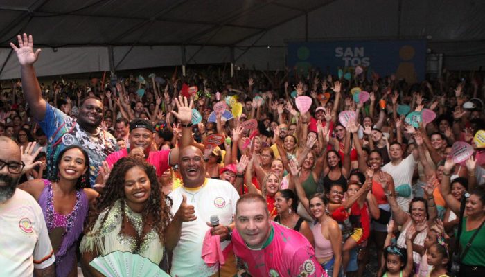 Bailes continuam nesta terça-feira (17). Fotos: Carlos Nogueira