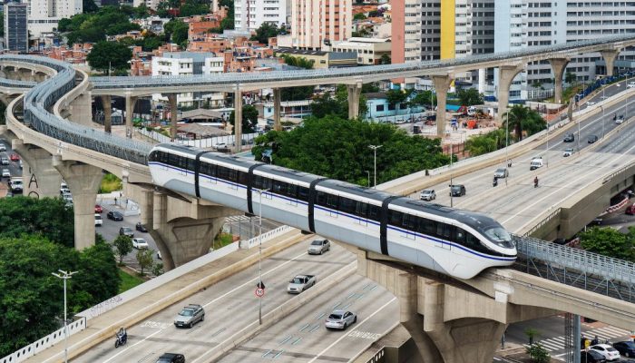 Na estação Campo Belo da Linha 17-Ouro, passageiros podem fazer transferência para a Linha 5-L...