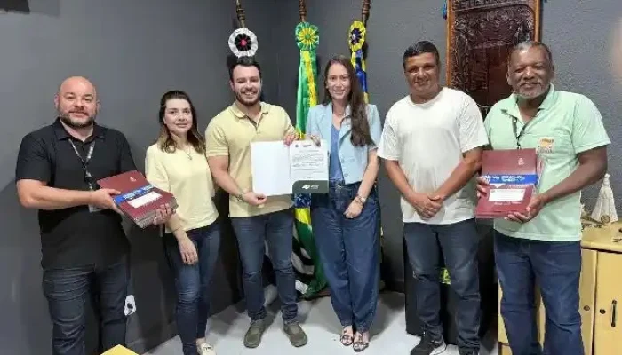https://www.facebook.com/elizandra.nobrega