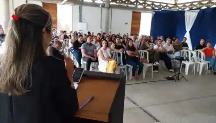 https://www.facebook.com/elizandra.nobrega